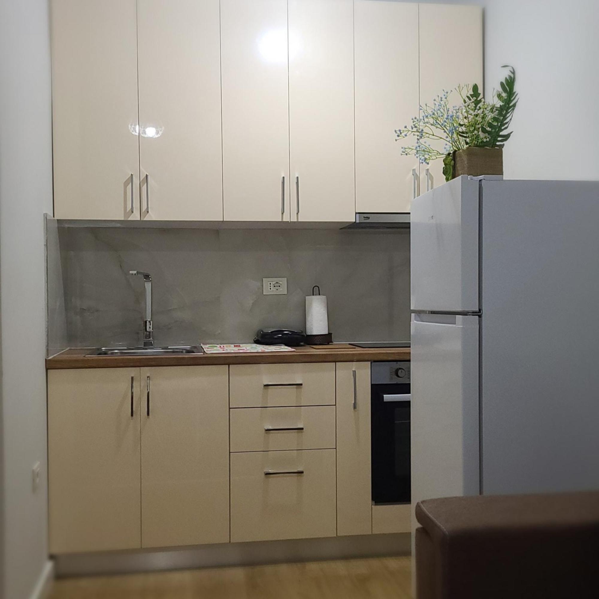 Home Inn Apartaments Tirana Esterno foto